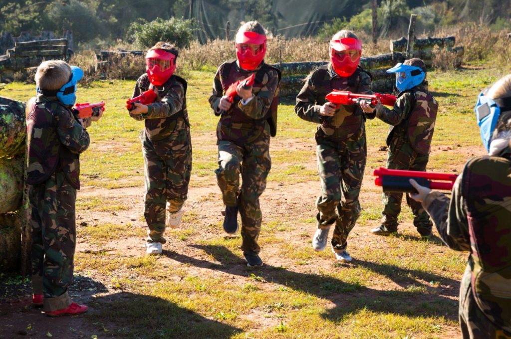 Ile osób jest potrzebnych do gry w paintball?